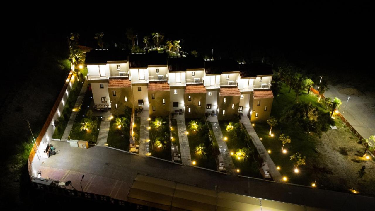 Pefkohori Golden Mountain Beach Villas Bagian luar foto