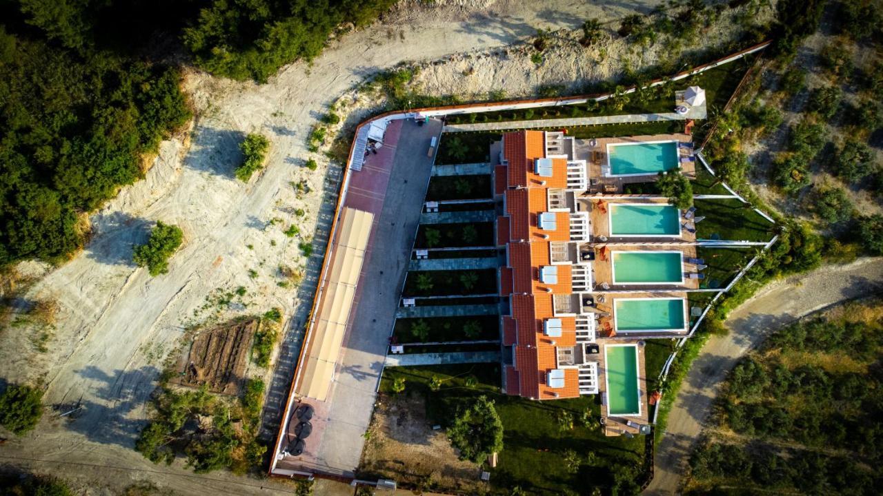 Pefkohori Golden Mountain Beach Villas Bagian luar foto