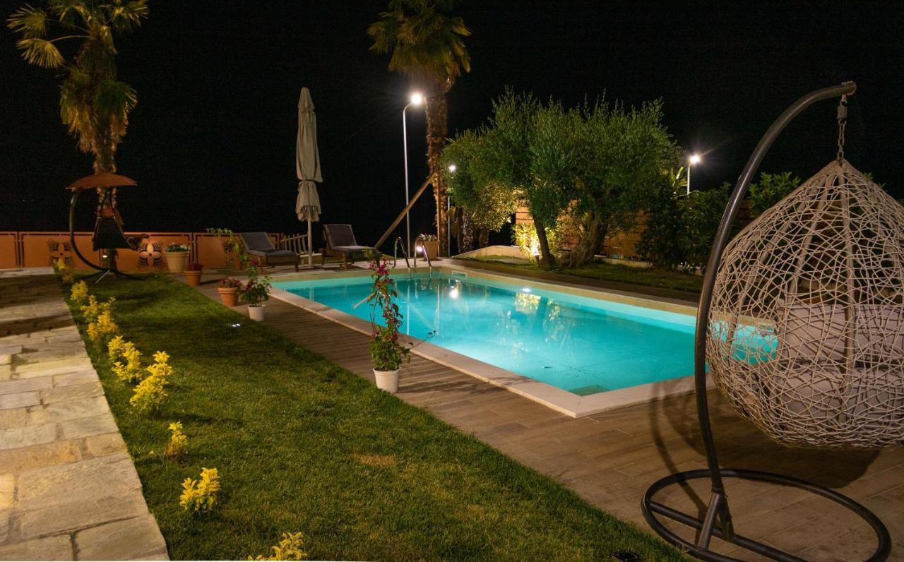 Pefkohori Golden Mountain Beach Villas Bagian luar foto