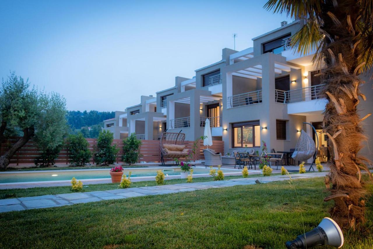 Pefkohori Golden Mountain Beach Villas Bagian luar foto